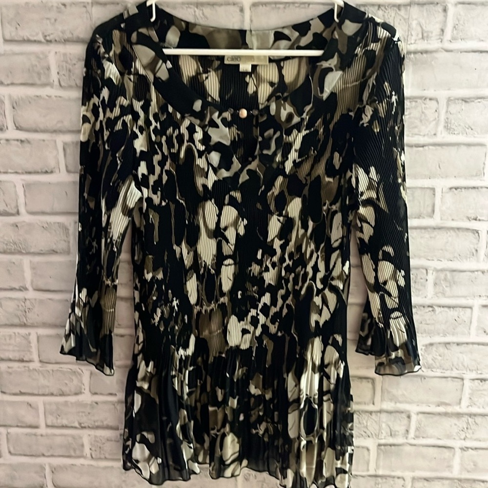 Cleo women’s size large  floral blouse- peek-a-boo neck line black, brown white